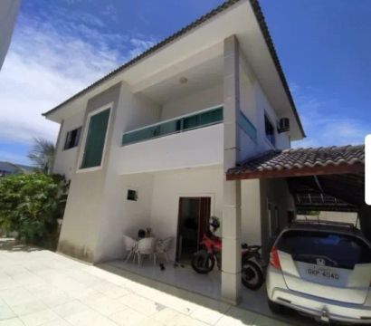 Casa de condomínio para venda tem 175 metros quadrados com 3 quartos em Itapuã - Salvador 