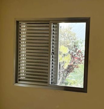 8 Janelas/Vitrôs de Alumínio e madeira com vidros