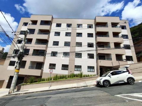 Apartamento com 2 quartos para alugar, 81 m² por R$ 2.132/mês - Santa Helena - Juiz de For