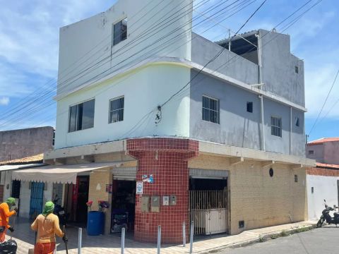 vendo prédio comercial com casa na Barra dos Coqueiros por 310 mil pode financiar