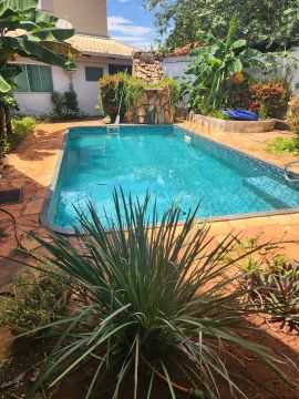 Casa térrea 4 suítes 110 sul 2 lotes com piscinas