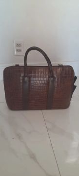 Bolsa de mão em couro marrom