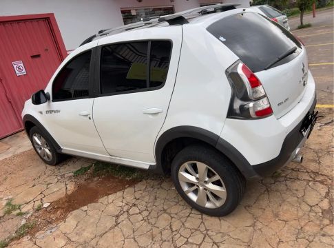 Sandeiro stepway 2013/2014 automático 
