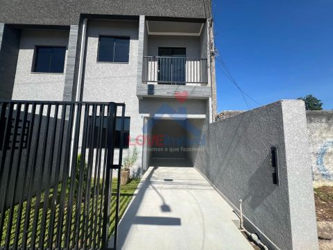 Sobrado à venda no bairro Campo de Santana - Curitiba/PR
