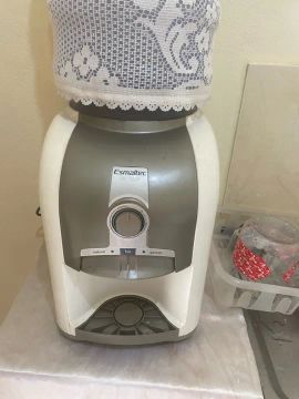 Bebedouro de Água Esmaltec - usado