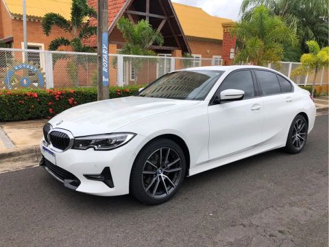 BMW 320i - A 2.0 Turbo - Automática- 2020