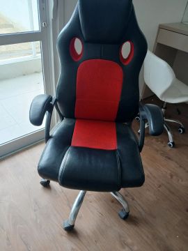 Cadeira Gamer Preto e Vermelho com Rodas