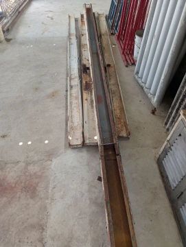 4 perfil  de aço para construção