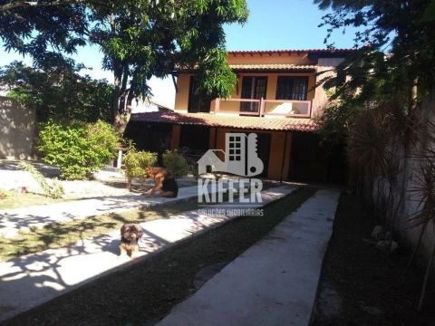 Casa com 4 quartos à venda, 220 m² por R$ 680.000 - Itaipu - Niterói/RJ