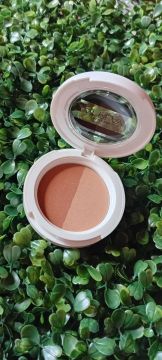  Pó bronzeador Mary Kay. 