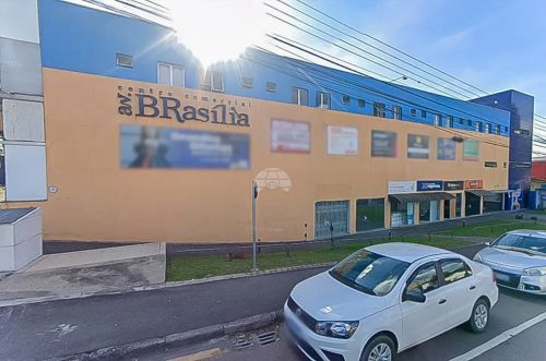 Centro comercial para venda tem 26 metros quadrados em Novo Mundo - Curitiba - PR