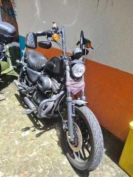 HARLEY DAVIDSON XL 883R 