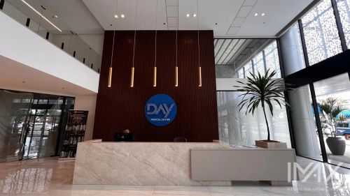 Sala para Consultório para locação no Day Medical Center, 56m2 por R 6.500,00 mês.