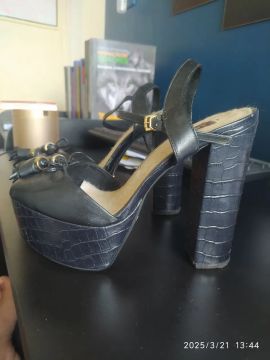 Sandália plataforma preta