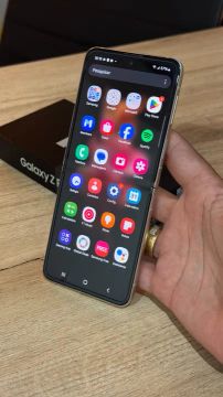 Samsung Galaxy Z Flip 3 5G | 256GB | 8GB Ram Creme - Com 3 meses de garantia! Flip3 Até 12
