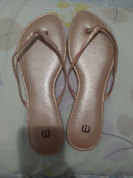 Vendo rasteira Rosé 38/39 Novo