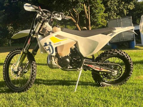 Husqvarna 300 injetada 2 tempos
