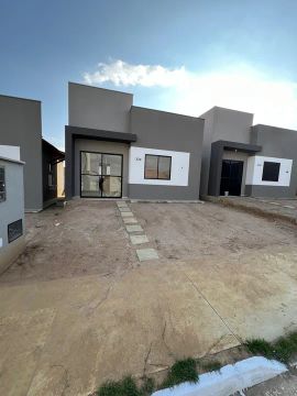 Alugo casa no bairro Sim jardim Brasil 