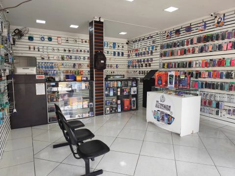 Loja completa em manutenção pra celular em Hortolândia