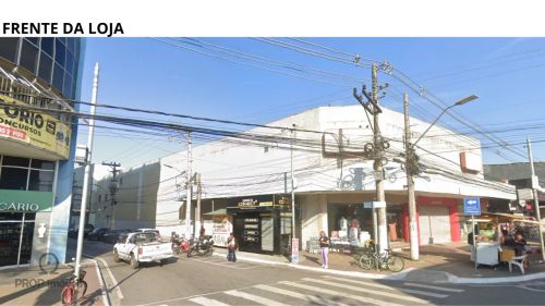 Magnífica loja com 1.000 metros², situada em local privilegiado no centro comercial de Ita
