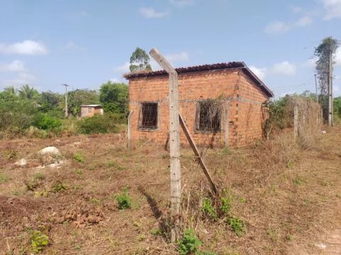 Terreno com 43 x 50 metros no Bairro Maracujá