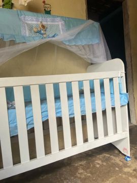 Berço com colchão 