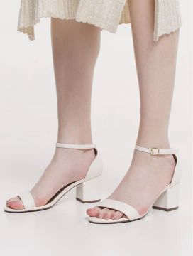 Sandália off-white Satinato salto bloco 38