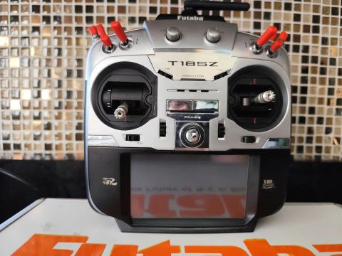 Transmissor Futaba T18SZ + receptor 14 Canais