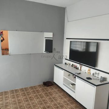 Oportunidade - Casa Térrea com Edícula - Cidade Morumbi - 3 Dormitórios - 129m².