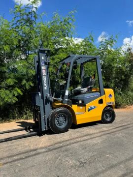 Empilhadeira Plasnox| Nova| 2.500kg| Diesel | Torre 3.5mts