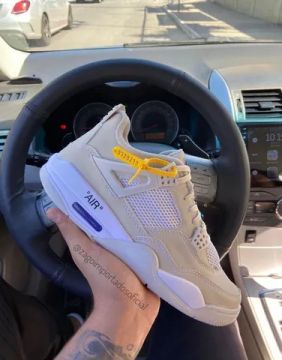Tênis Nike Air Jordan retrô 4 beje 