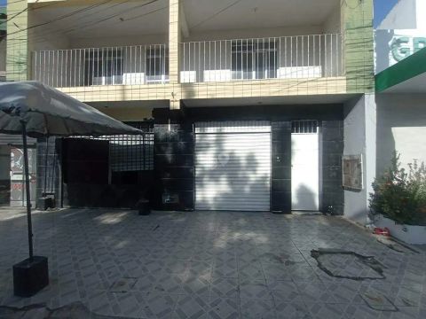 Anúncio de Aluguel: Apartamento Térreo com 140m²