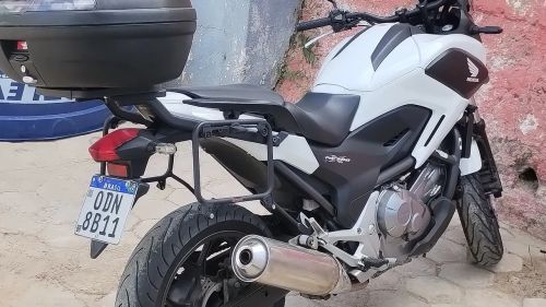 Moto financiada troco por carro 