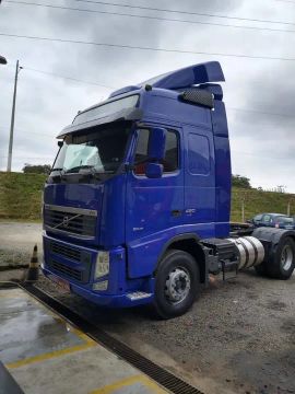VENDE-SE CAMINHÃO FH 420