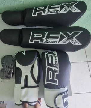 Kit de Muay Thai Semi-Novo - Excelente Estado!