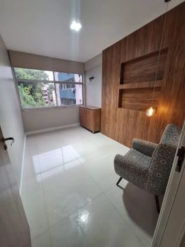 SALA COMERCIAL, projetada por arquiteto com isolamento acústico, climatizada e som ambient
