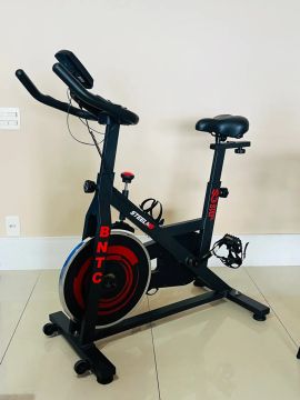 Bicicleta ergométrica SteelFit