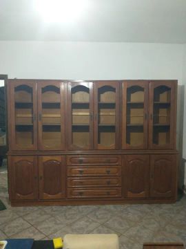 Armário de madeira maciça com 6 portas e 4 gavetas