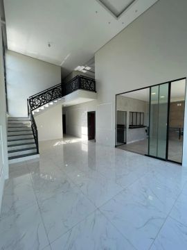 Vende-se Sobrado 4 Suítes na Quadra 505 Sul