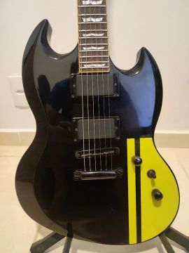 Guitarra LTD Viper 400 Baritone