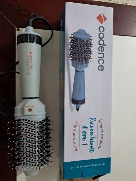Escova Secadora Cadence Bivolt 4 em 1 - Pronta para Deixar seus Cabelos Lindos!