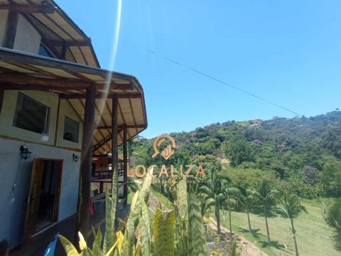 Sobrado á venda com 280 m² - 4 quartos e 3 suítes no Freitas - São José dos Campos - SP