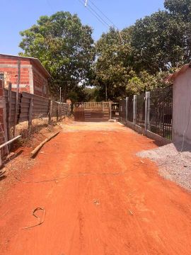 Vende-se lote de 400 m² na fazenda velha.
