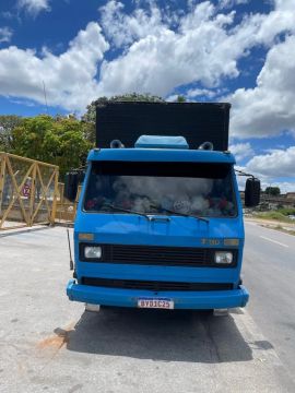 Vendo caminhão 7110