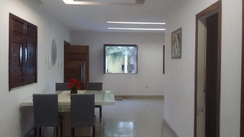 Casa com 3/4 praia da costa