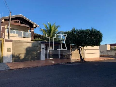 Casa Sobrado com piscina em Nova Andradina - MS 