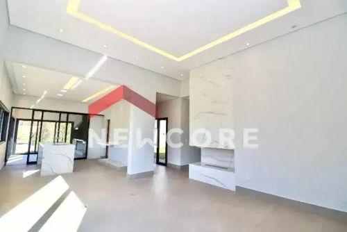 Casa de condomínio em Avenida Alberto João Luchesi - Caxambu - Jundiaí/SP