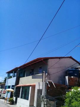 Vendo casa na ilha de crachá pregos