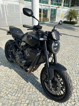 CB 1000 Black Edition