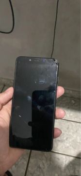 Smartphone Android com tela de 5 polegadas